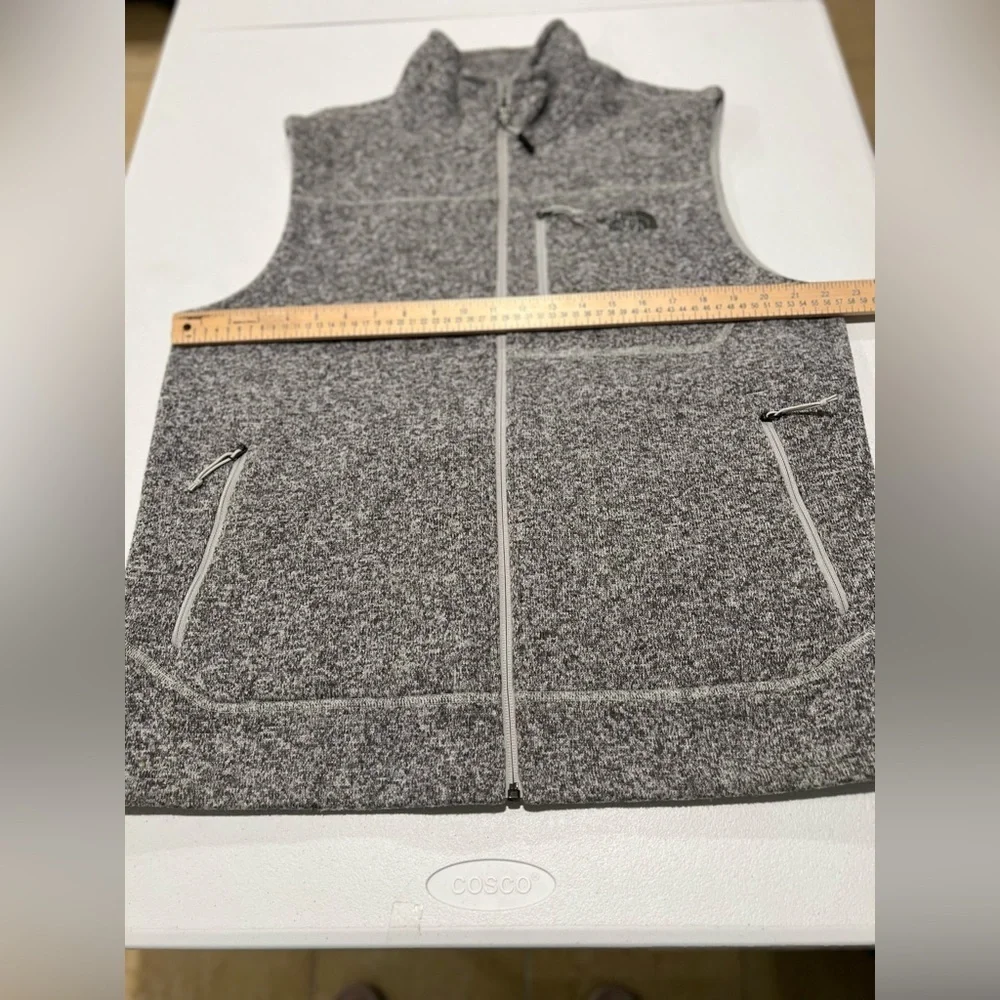 The North Face Charcoal Sleeveless Jacket NWOT Men's Tsillan Knit Full Zip Vest
